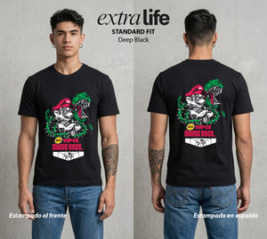 El Reino del Fontanero | El Fontanero Estelar #04245 - Playera Standard Fit | Deep Black - Foto en modelo