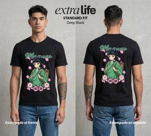 Secretos del Palacio | La Chica de las Hierbas #04279 - Playera Standard Fit | Deep Black - Foto en modelo