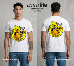 Varios Mundos | Todo Esta Bien #04330 - Playera Standard Fit | Pure White - Foto en modelo