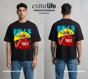 Pandillas del Tiempo | La Lealtad del Colmillo #04365 - Playera Oversized Premium | Deep Black - Foto en modelo