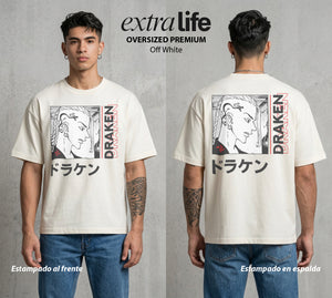Pandillas del Tiempo | El Dragon del Norte #04369 - Playera Oversized Premium | Off White - Foto en modelo