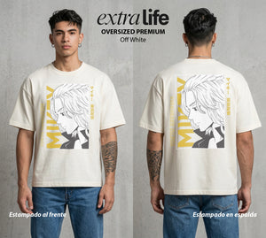Pandillas del Tiempo | El Lider del Toman #04394 - Playera Oversized Premium | Off White - Foto en modelo
