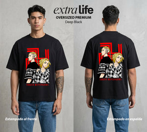 Pandillas del Tiempo | El Dragon del Norte #04398 - Playera Oversized Premium | Deep Black - Foto en modelo
