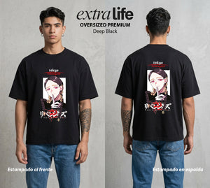 Pandillas del Tiempo | El Morado del Bien #04400 - Playera Oversized Premium | Deep Black - Foto en modelo