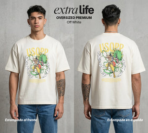 Mar de los Piratas | El Tirador Franco #04447 - Playera Oversized Premium | Off White - Foto en modelo