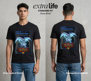 El Duelo del Destino | El Duelo del Faraon #04476 - Playera Standard Fit | Deep Black - Foto en modelo