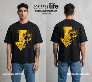 El Duelo del Destino | El Duelo del Faraon Chibi #04485 - Playera Oversized Premium | Deep Black - Foto en modelo