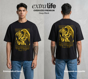 El Duelo del Destino | El Duelo del Faraon #04502 - Playera Oversized Premium | Deep Black - Foto en modelo