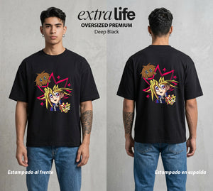 El Duelo del Destino | El Duelo del Faraon #04504 - Playera Oversized Premium | Deep Black - Foto en modelo