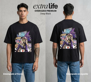 El Duelo del Destino | El Duelo del Faraon #04508 - Playera Oversized Premium | Deep Black - Foto en modelo