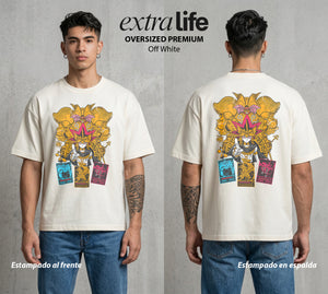 El Duelo del Destino | El Ser Prohibido #04509 - Playera Oversized Premium | Off White - Foto en modelo