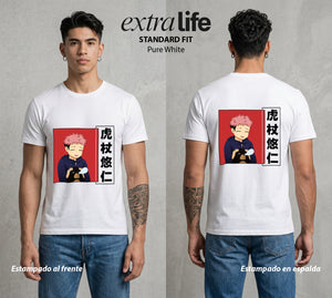 El Arte de las Maldiciones | El Recipiente del Rey #04529 - Playera Standard Fit | Pure White - Foto en modelo