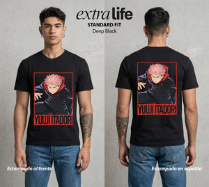 El Arte de las Maldiciones | Fuerza de Voluntad #04539 - Playera Standard Fit | Deep Black - Foto en modelo