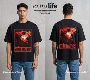 El Arte de las Maldiciones | El Heroe Maldito #04540 - Playera Oversized Premium | Deep Black - Foto en modelo
