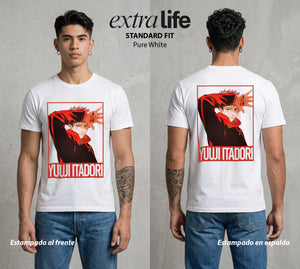 El Arte de las Maldiciones | El Heroe Maldito #04540 - Playera Standard Fit | Pure White - Foto en modelo