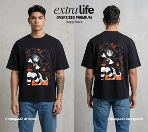 La Prueba del Cazador | Bruja del Vacío #04585 - Playera Oversized Premium | Deep Black - Foto en modelo