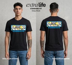Los Caballeros del Cosmos | Aurora del Norte #04587 - Playera Standard Fit | Deep Black - Foto en modelo