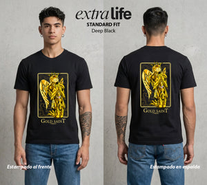 Los Caballeros del Cosmos | Santo Dorado Virgo #04646 - Playera Standard Fit | Deep Black - Foto en modelo