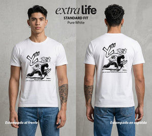 Los Combatientes del Submundo | Fuerza Pura Blanca #04722 - Playera Standard Fit | Pure White - Foto en modelo