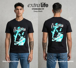 El Hijo del Diablo | Llama Azul Exorcista I #04730 - Playera Standard Fit | Deep Black - Foto en modelo