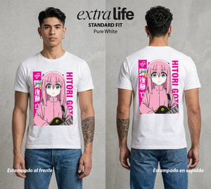 Del Cuarto al Escenario | Solista en Silencio #04734 - Playera Standard Fit | Pure White - Foto en modelo