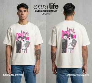 Lo Paranormal Cotidiano | Dúo Sobrenatural #04755 - Playera Oversized Premium | Off White - Foto en modelo