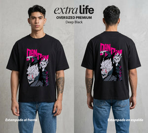 Lo Paranormal Cotidiano | Chico Alien I #04756 - Playera Oversized Premium | Deep Black - Foto en modelo