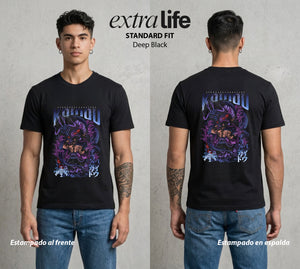 Mar de los Piratas | Dragón del Cielo #04805 - Playera Standard Fit | Deep Black - Foto en modelo