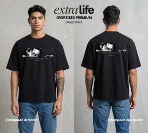 Mas Alla del Muro | Attack On Titan Eren Fallen #04847 - Playera Oversized Premium | Deep Black - Foto en modelo